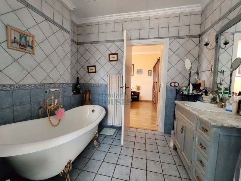 6 soveværelse Villa til salg i Lloret de Mar med swimmingpool garage - € 595.000 (Ref: 3419877)