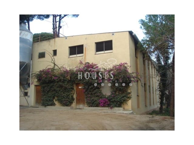 8 bedroom Finca/Country House for sale in Argentona with garage - € 3,150,000 (Ref: 3419889)