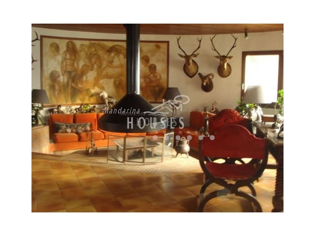 8 bedroom Finca/Country House for sale in Argentona with garage - € 3,150,000 (Ref: 3419889)