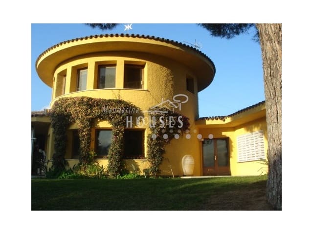 8 bedroom Finca/Country House for sale in Argentona with garage - € 3,150,000 (Ref: 3419889)