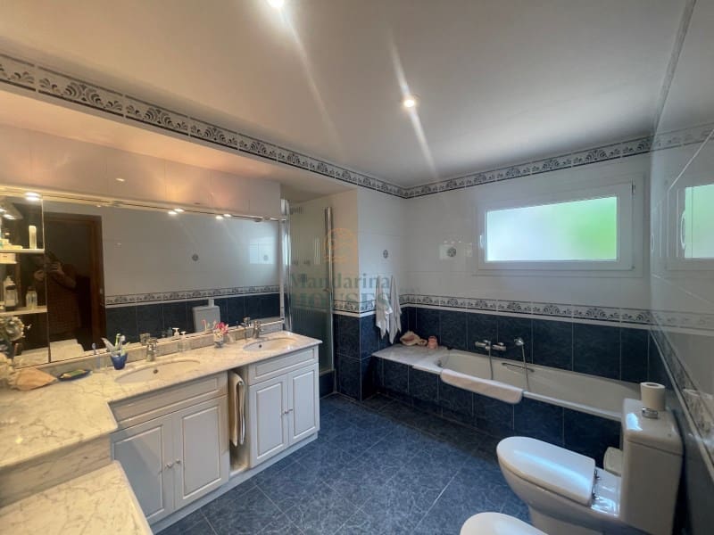 4 soveværelse Villa til salg i Tossa de Mar med swimmingpool garage - € 565.000 (Ref: 3419929)