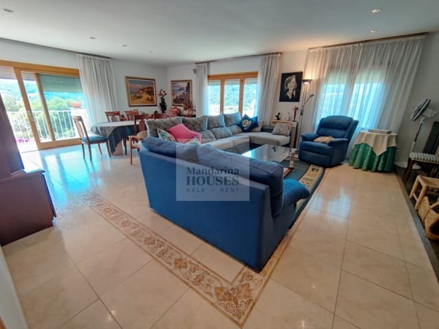 4 bedroom Villa for sale in Tossa de Mar with pool garage - € 565,000 (Ref: 3419929)