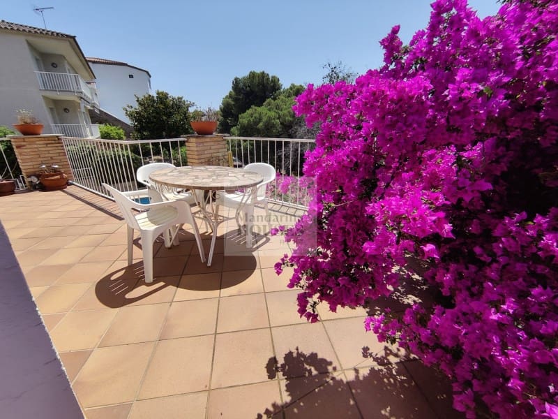 4 soveværelse Villa til salg i Tossa de Mar med swimmingpool garage - € 565.000 (Ref: 3419929)