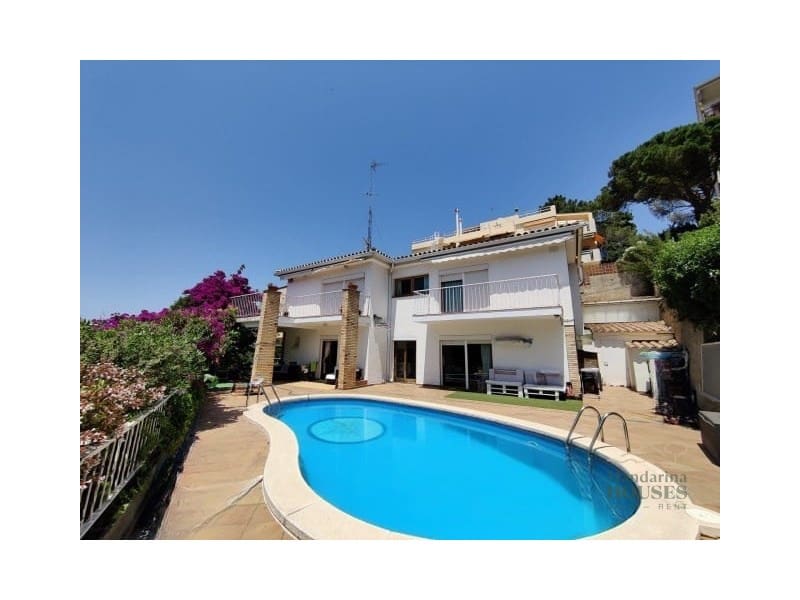 4 soveværelse Villa til salg i Tossa de Mar med swimmingpool garage - € 565.000 (Ref: 3419929)