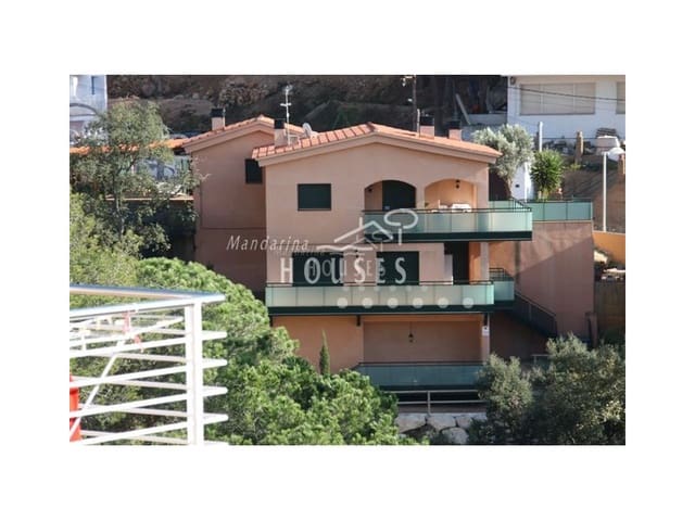 6 soveværelse Villa til salg i Centre, Lloret de Mar med swimmingpool garage - € 690.000 (Ref: 3419932)