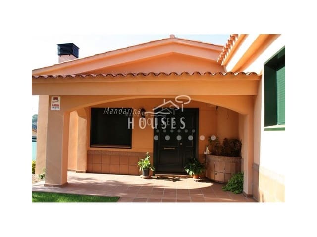 6 soveværelse Villa til salg i Centre, Lloret de Mar med swimmingpool garage - € 690.000 (Ref: 3419932)