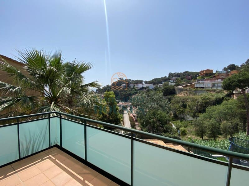 6 sypialnia Willa na sprzedaż w Lloret de Mar z basenem garażem - 690 000 € (Ref: 3419932)