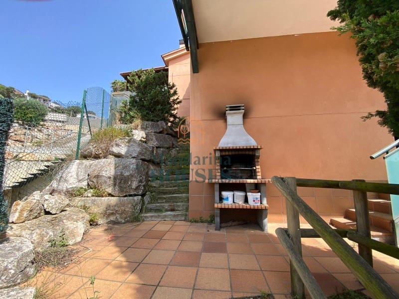 6 sypialnia Willa na sprzedaż w Lloret de Mar z basenem garażem - 690 000 € (Ref: 3419932)