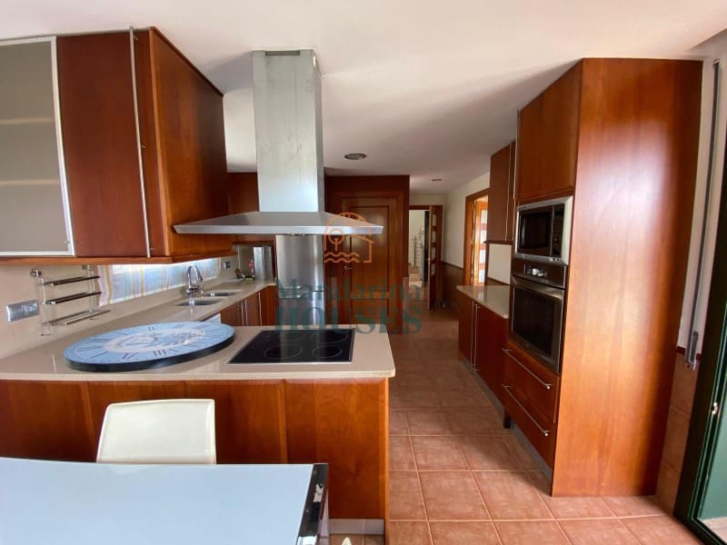 6 sypialnia Willa na sprzedaż w Lloret de Mar z basenem garażem - 690 000 € (Ref: 3419932)