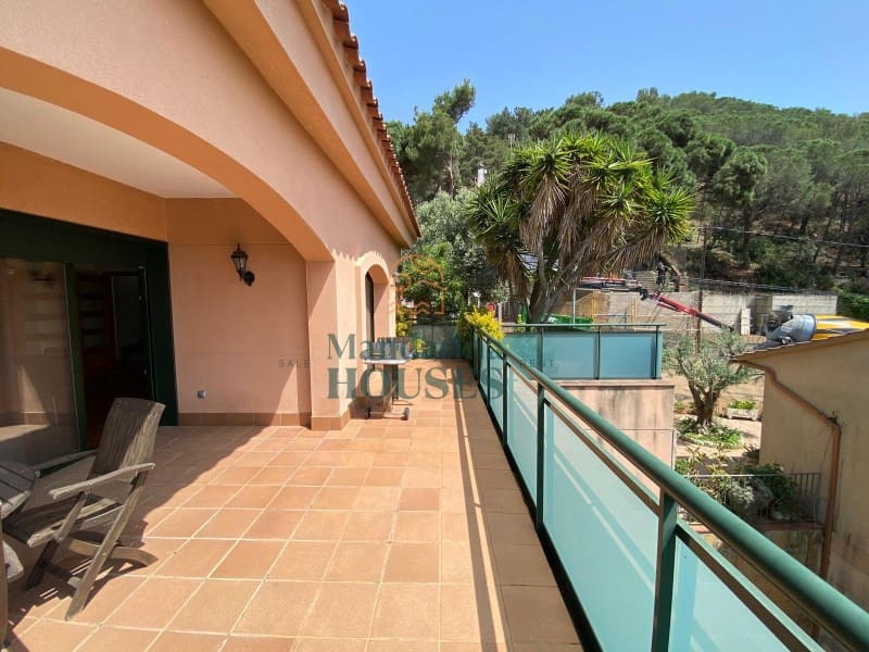 6 sypialnia Willa na sprzedaż w Lloret de Mar z basenem garażem - 690 000 € (Ref: 3419932)