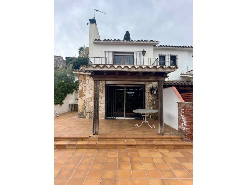 3 soveværelse Villa til salg i Lloret de Mar med garage - € 380.000 (Ref: 3419950)