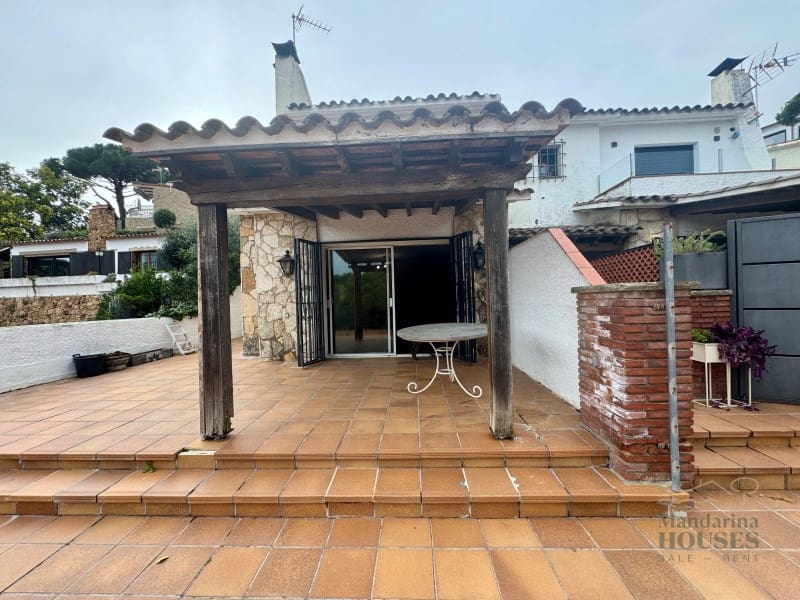 3 soveværelse Villa til salg i Lloret de Mar med garage - € 380.000 (Ref: 3419950)