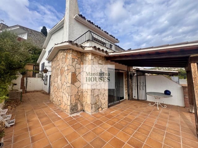 3 quarto Moradia para venda em Canyelles, Lloret de Mar com garagem - 250 000 € (Ref: 3419950)