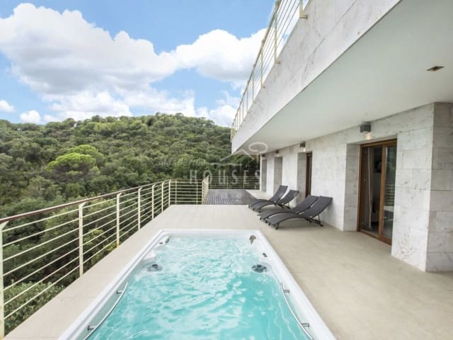 5 soverom Villa til salgs i Tossa de Mar med svømmebasseng garasje - € 1 300 000 (Ref: 3419999)