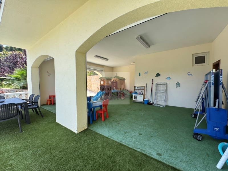 6 slaapkamer Villa te koop in Lloret de Mar met zwembad garage - € 1.250.000 (Ref: 3420009)