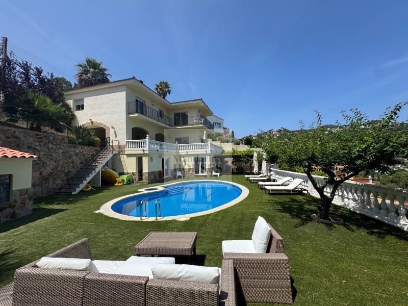 6 slaapkamer Villa te koop in Lloret de Mar met zwembad garage - € 1.250.000 (Ref: 3420009)