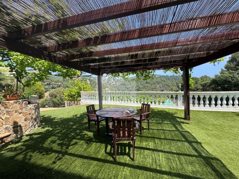 6 slaapkamer Villa te koop in Lloret de Mar met zwembad garage - € 1.250.000 (Ref: 3420009)