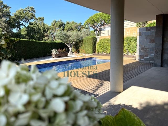 3 slaapkamer Villa te koop in Canyelles, Lloret de Mar met zwembad garage - € 950.000 (Ref: 3420031)