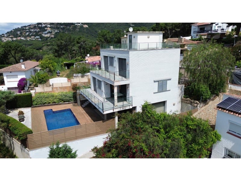 3 quarto Moradia para venda em Lloret de Mar com piscina garagem - 950 000 € (Ref: 3420031)