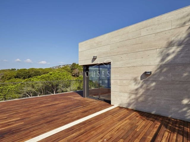 4 slaapkamer Villa te koop in Canyelles, Lloret de Mar met zwembad garage - € 1.900.000 (Ref: 3420040)