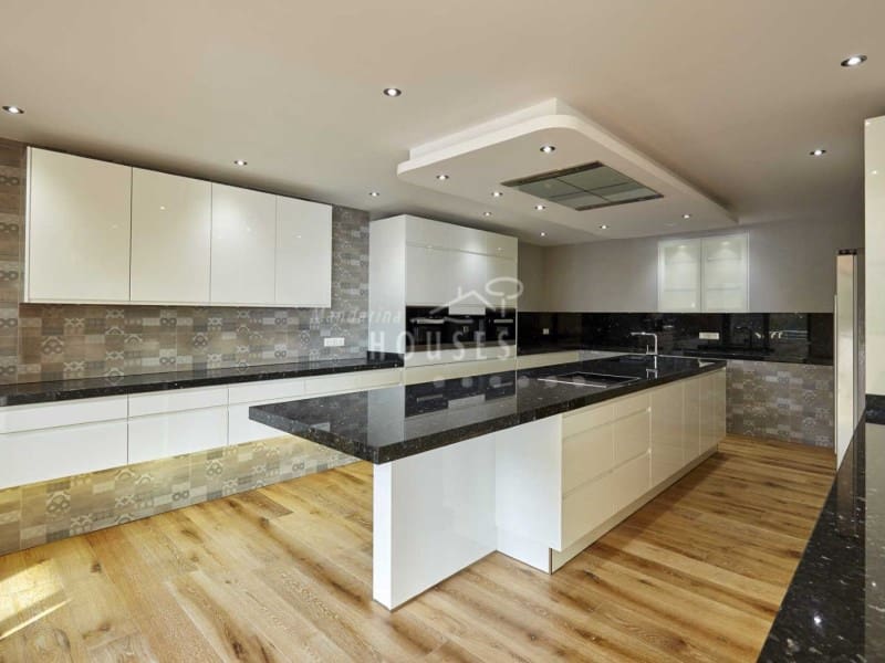 4 quarto Moradia para venda em Lloret de Mar com piscina garagem - 1 900 000 € (Ref: 3420040)