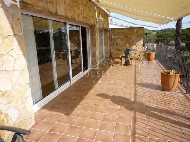 6 bedroom Villa for sale in Platja d'Aro, Castell-Platja d'Aro - € 850,000 (Ref: 4591849)