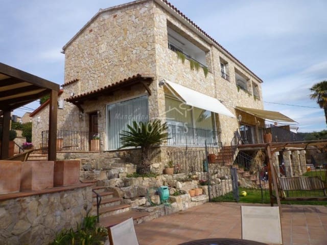 6 bedroom Villa for sale in Platja d'Aro, Castell-Platja d'Aro - € 850,000 (Ref: 4591849)