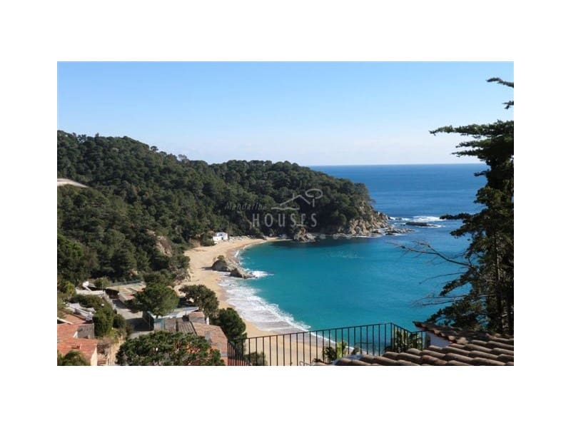 4 sypialnia Willa na sprzedaż w Lloret de Mar z basenem garażem - 1 900 000 € (Ref: 4591931)