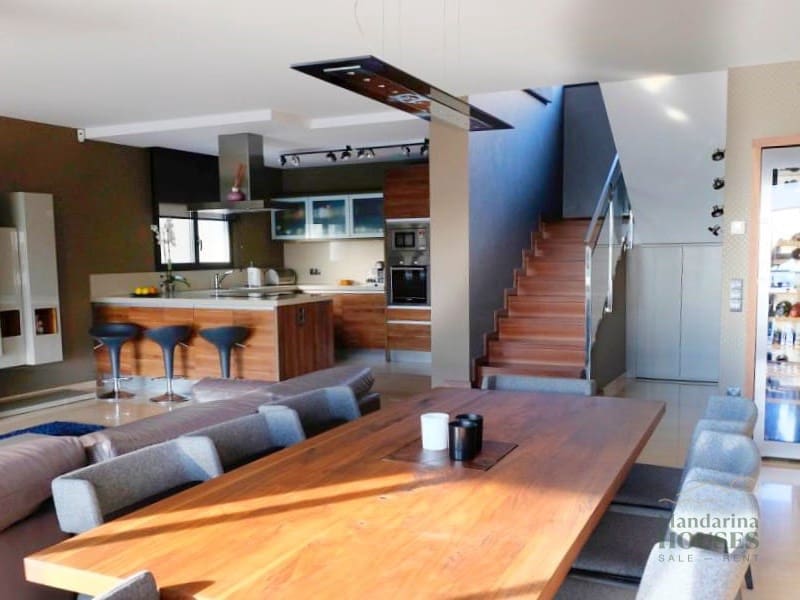 4 sypialnia Willa na sprzedaż w Lloret de Mar z basenem garażem - 1 900 000 € (Ref: 4591931)