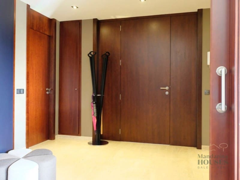 4 sypialnia Willa na sprzedaż w Lloret de Mar z basenem garażem - 1 900 000 € (Ref: 4591931)