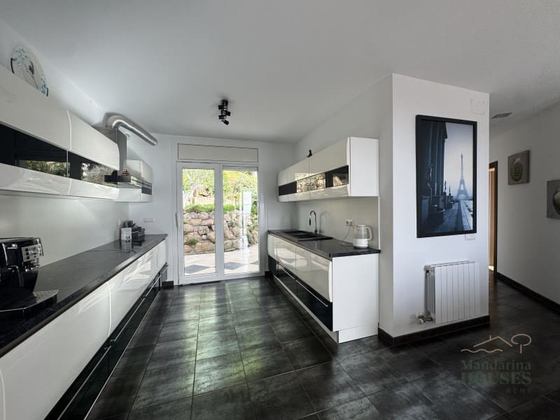 4 soveværelse Villa til salg i Lloret de Mar med garage - € 795.000 (Ref: 4591935)