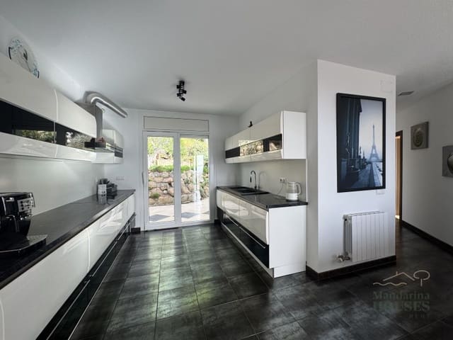 4 chambre Villa/Maison à vendre à Roca Grossa, Lloret de Mar avec piscine garage - 795 000 € (Ref: 4591935)
