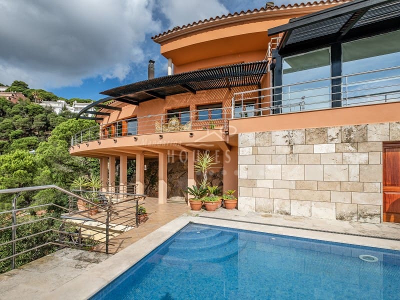 5 soveværelse Villa til salg i Lloret de Mar med swimmingpool garage - € 1.420.000 (Ref: 4591946)
