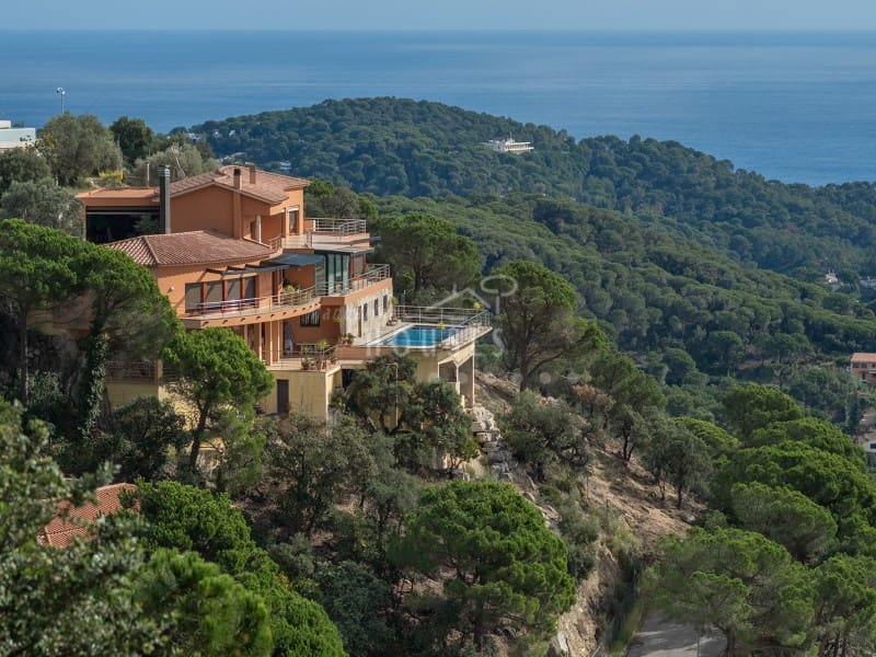 5 soveværelse Villa til salg i Lloret de Mar med swimmingpool garage - € 1.420.000 (Ref: 4591946)