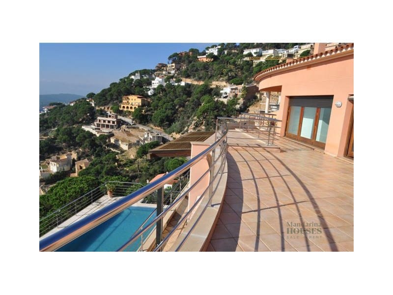 5 soveværelse Villa til salg i Lloret de Mar med swimmingpool garage - € 1.420.000 (Ref: 4591946)