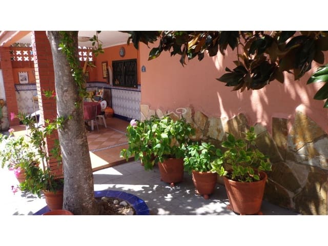 3 soverom Villa til salgs i Canyelles, Lloret de Mar med garasje - € 350 000 (Ref: 4674589)