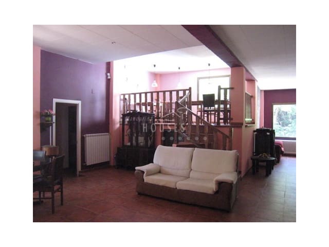 20 slaapkamer Hotel te koop in Viladrau met zwembad garage - € 2.100.000 (Ref: 5064758)