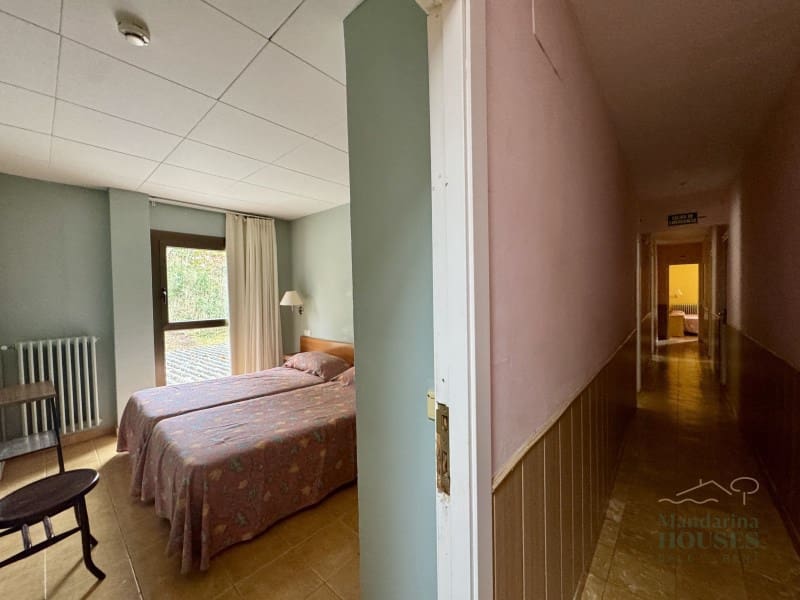 20 soveværelse Hotel til salg i Viladrau med swimmingpool garage - € 2.100.000 (Ref: 5064758)