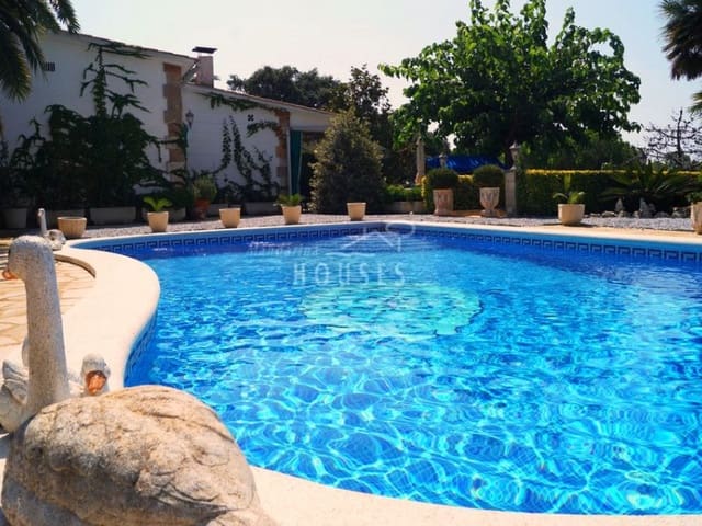 4 slaapkamer Villa te koop in Canyelles, Lloret de Mar met garage - € 750.000 (Ref: 5360244)