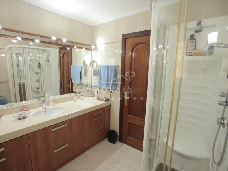 4 soverom Villa til salgs i Lloret de Mar med garasje - € 750 000 (Ref: 5360244)