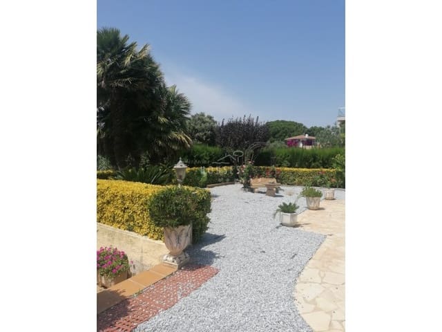 4 slaapkamer Villa te koop in Canyelles, Lloret de Mar met garage - € 750.000 (Ref: 5360244)