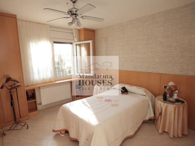 4 slaapkamer Villa te koop in Canyelles, Lloret de Mar met garage - € 750.000 (Ref: 5360244)