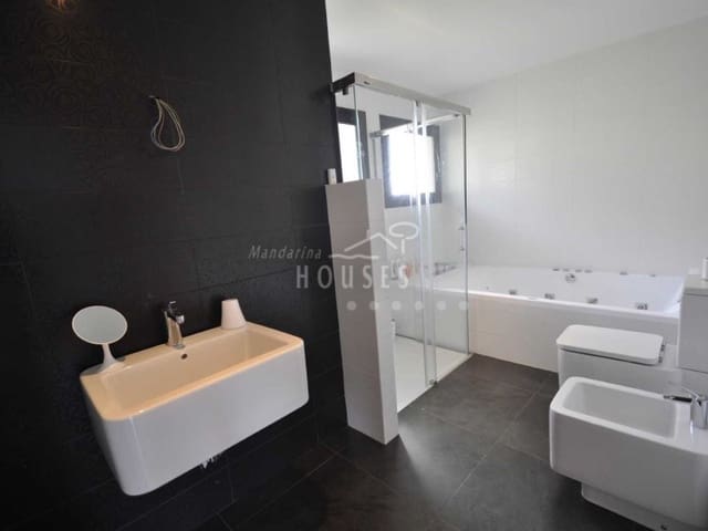 4 soverom Villa til salgs i Roca Grossa, Lloret de Mar med svømmebasseng garasje - € 1 500 000 (Ref: 6685481)