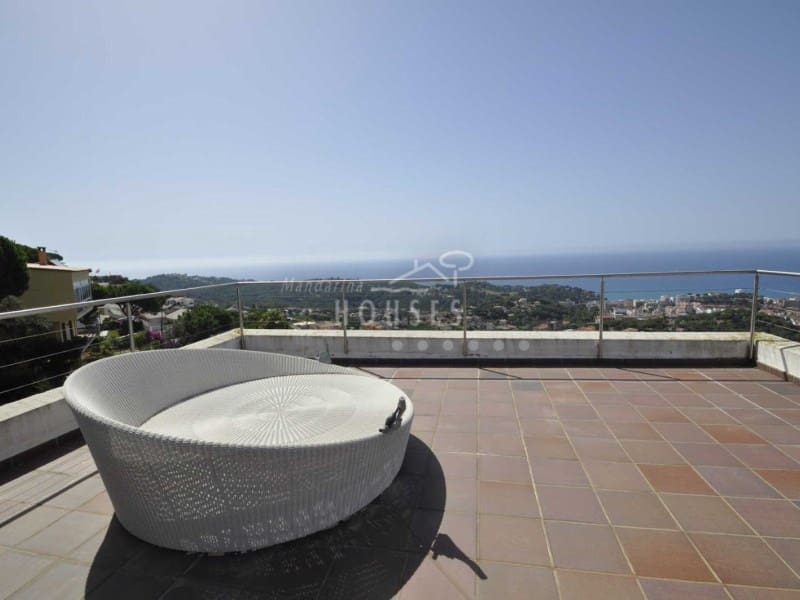 4 soverom Villa til salgs i Lloret de Mar med svømmebasseng garasje - € 1 500 000 (Ref: 6685481)