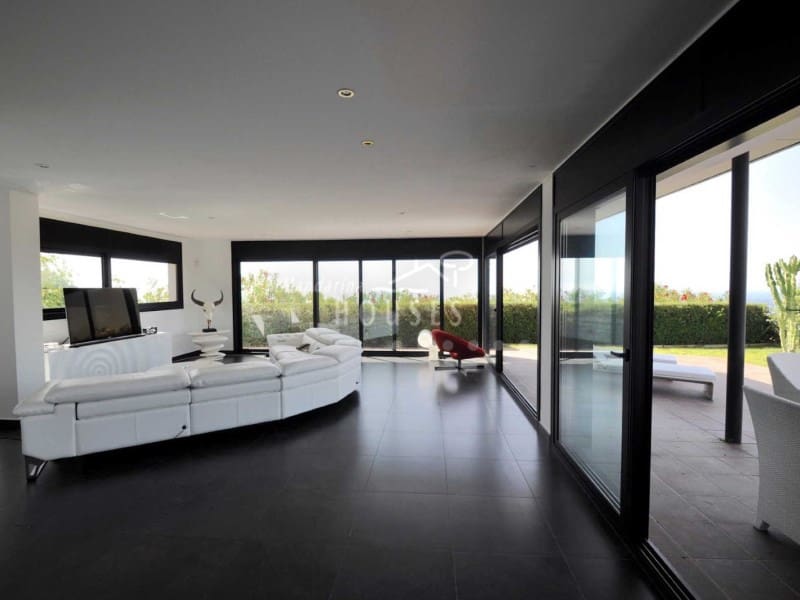 4 soverom Villa til salgs i Lloret de Mar med svømmebasseng garasje - € 1 500 000 (Ref: 6685481)