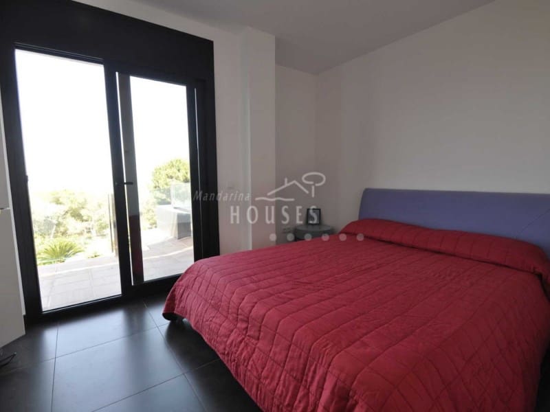 4 soverom Villa til salgs i Lloret de Mar med svømmebasseng garasje - € 1 500 000 (Ref: 6685481)