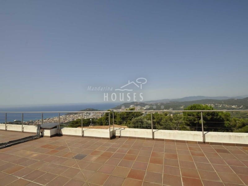 4 soverom Villa til salgs i Lloret de Mar med svømmebasseng garasje - € 1 500 000 (Ref: 6685481)