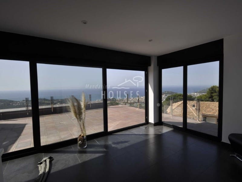 4 soverom Villa til salgs i Lloret de Mar med svømmebasseng garasje - € 1 500 000 (Ref: 6685481)