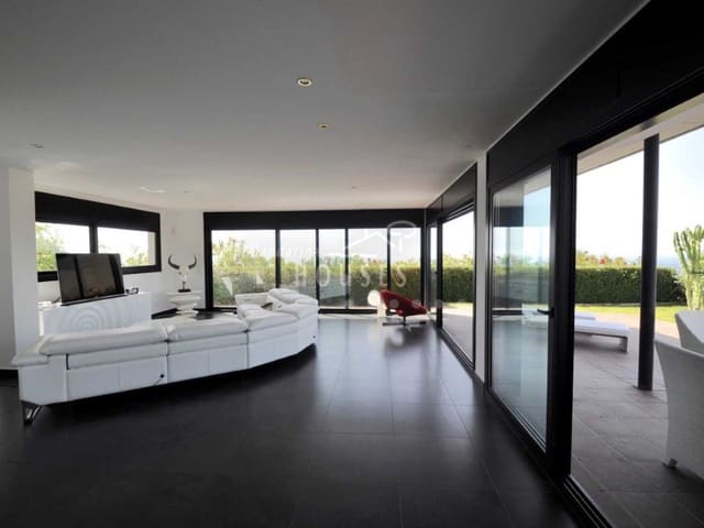 4 soverom Villa til salgs i Roca Grossa, Lloret de Mar med svømmebasseng garasje - € 1 500 000 (Ref: 6685481)