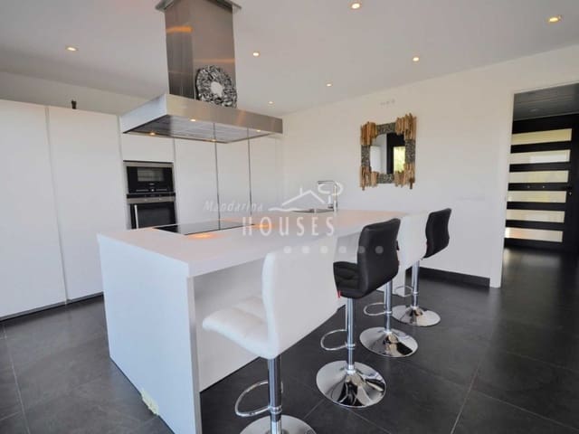 4 soverom Villa til salgs i Roca Grossa, Lloret de Mar med svømmebasseng garasje - € 1 500 000 (Ref: 6685481)